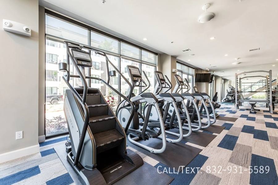 Apartment for rent at 3307 Weslayan St #M31, Houston, TX 77027