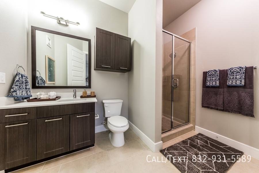 Apartment for rent at 3307 Weslayan St #M31, Houston, TX 77027