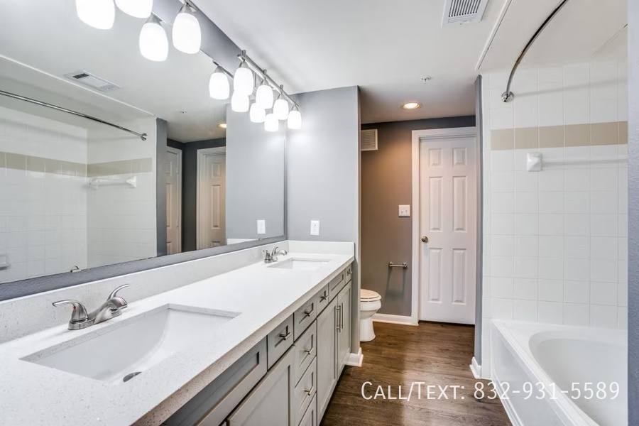 Apartment for rent at 12840 W Houston Center Blvd #OCWE, Houston, TX 77082