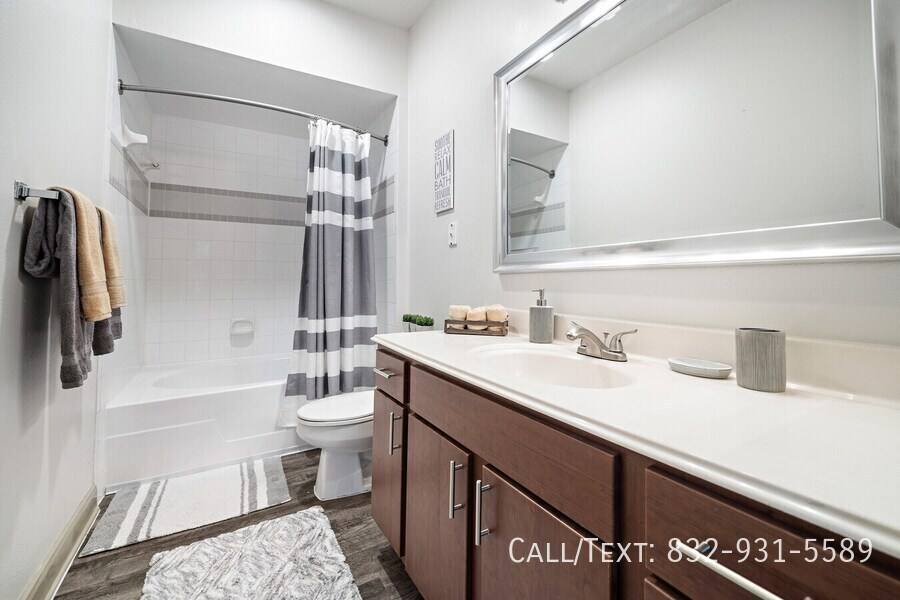 Apartment for rent at 8882 Westheimer Rd #RAEE3, Houston, TX 77063
