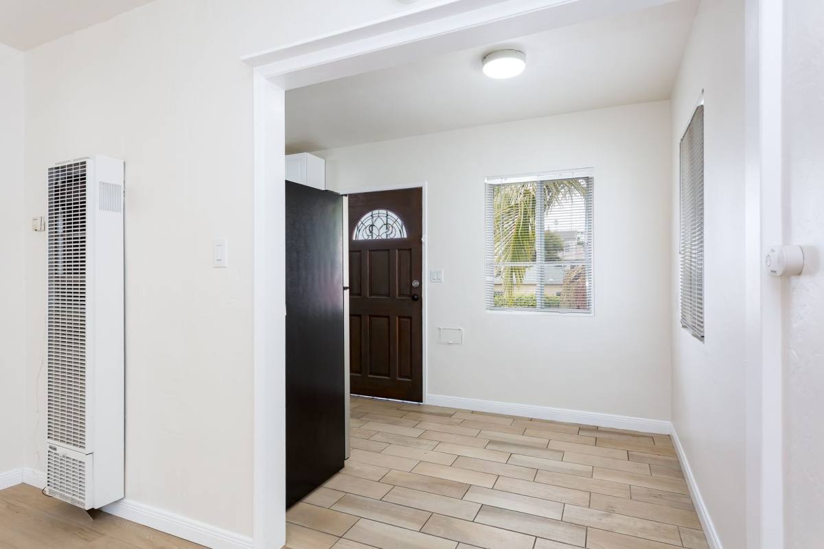 Apartment for rent at 3830 Kettner Blvd, San Diego, CA 92110