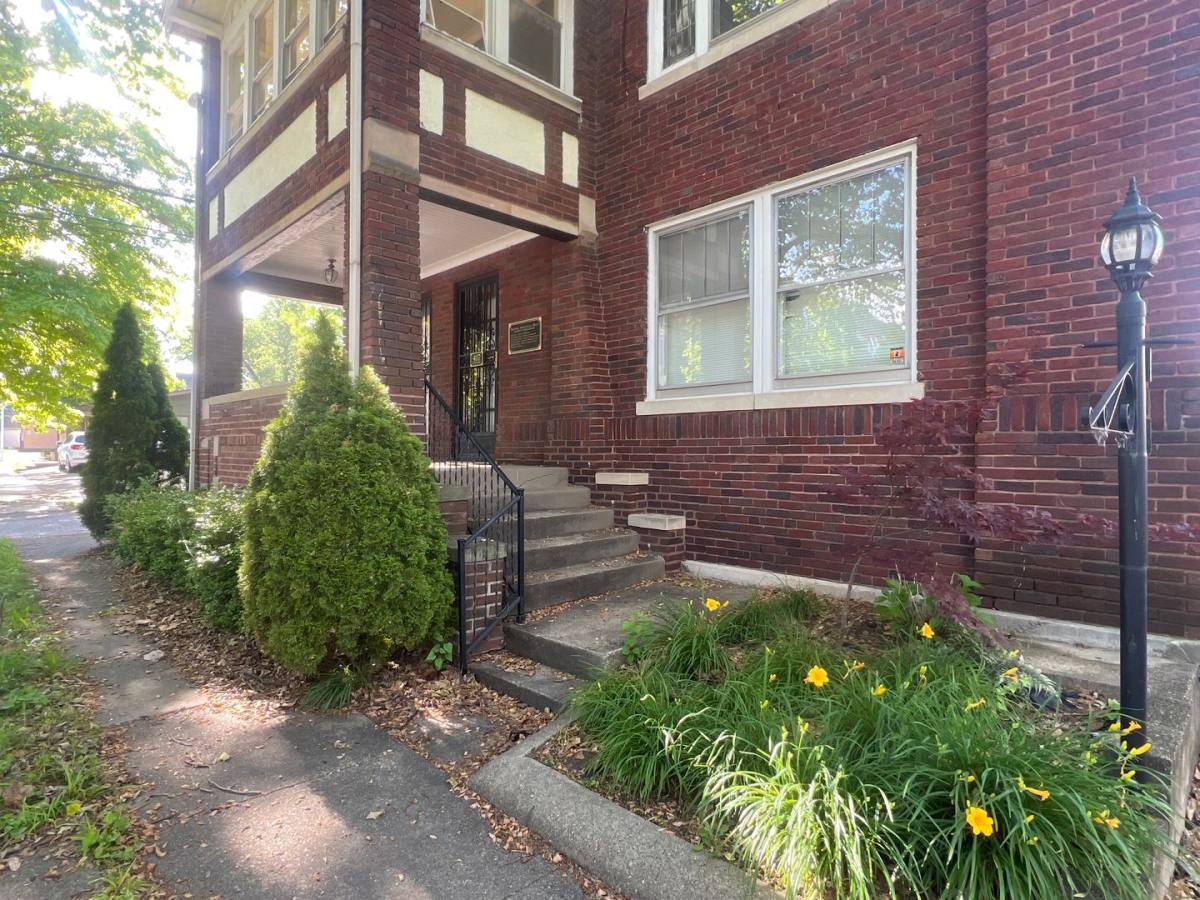 Apartment for rent at 417-419 E Canedy St, Springfield, IL 62703
