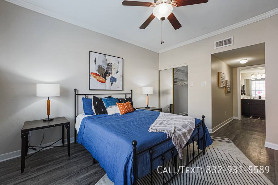 Apartment for rent at 5335 W Loop S, Houston, TX 77081