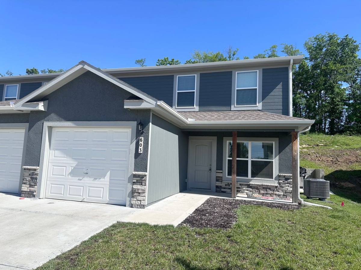 Townhouse for rent at 603 Pampas St, Pleasant Hill, MO 64080