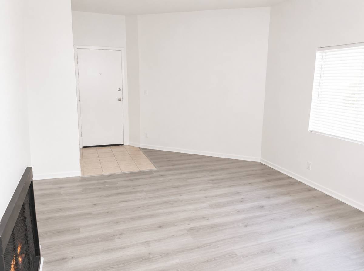 Apartment for rent at 14805 Magnolia Blvd, Sherman Oaks, CA 91403