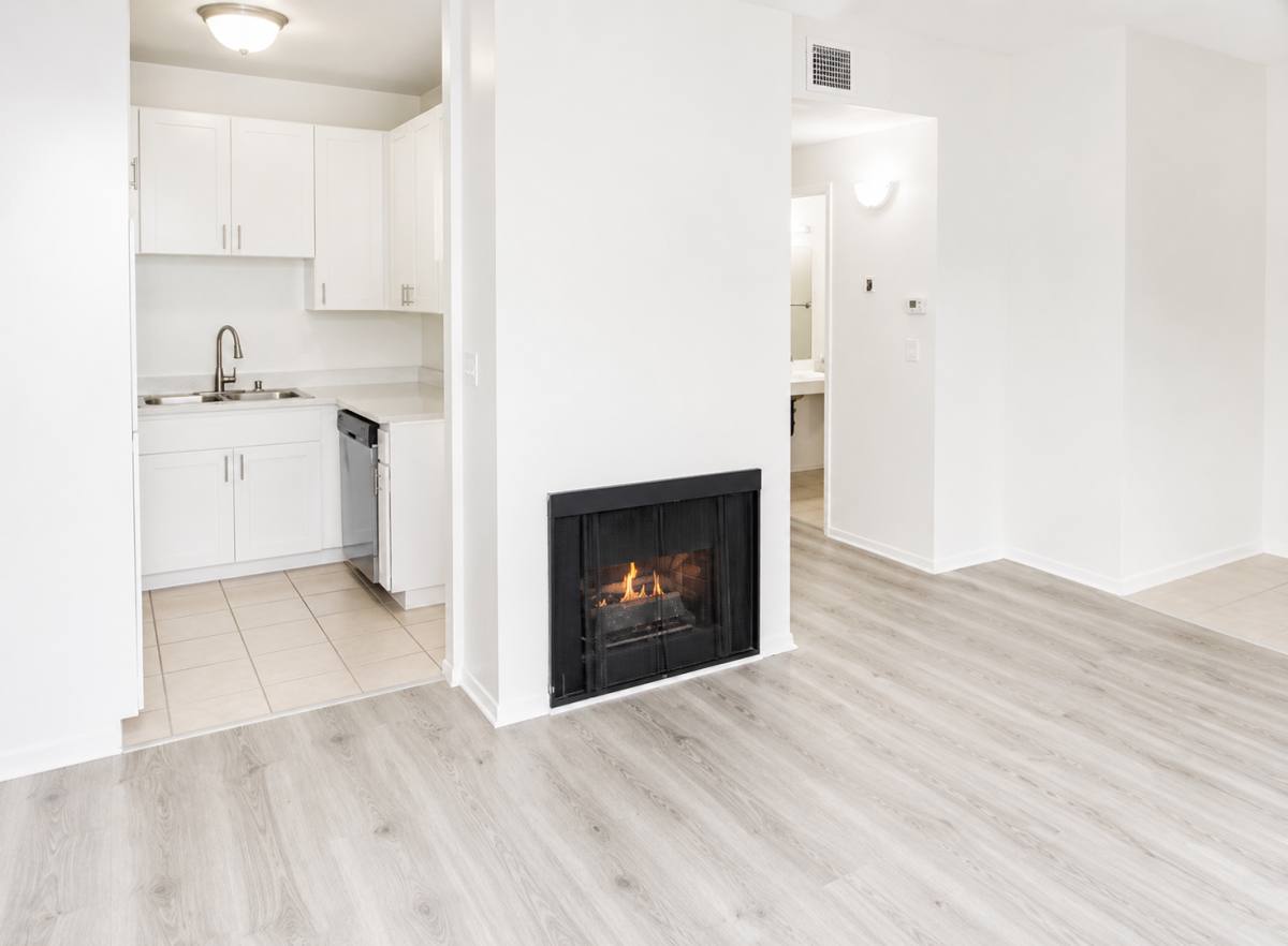 Apartment for rent at 14805 Magnolia Blvd, Sherman Oaks, CA 91403