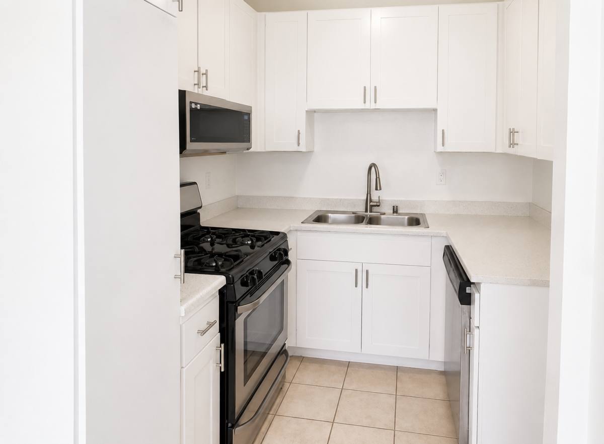 Apartment for rent at 14805 Magnolia Blvd, Sherman Oaks, CA 91403