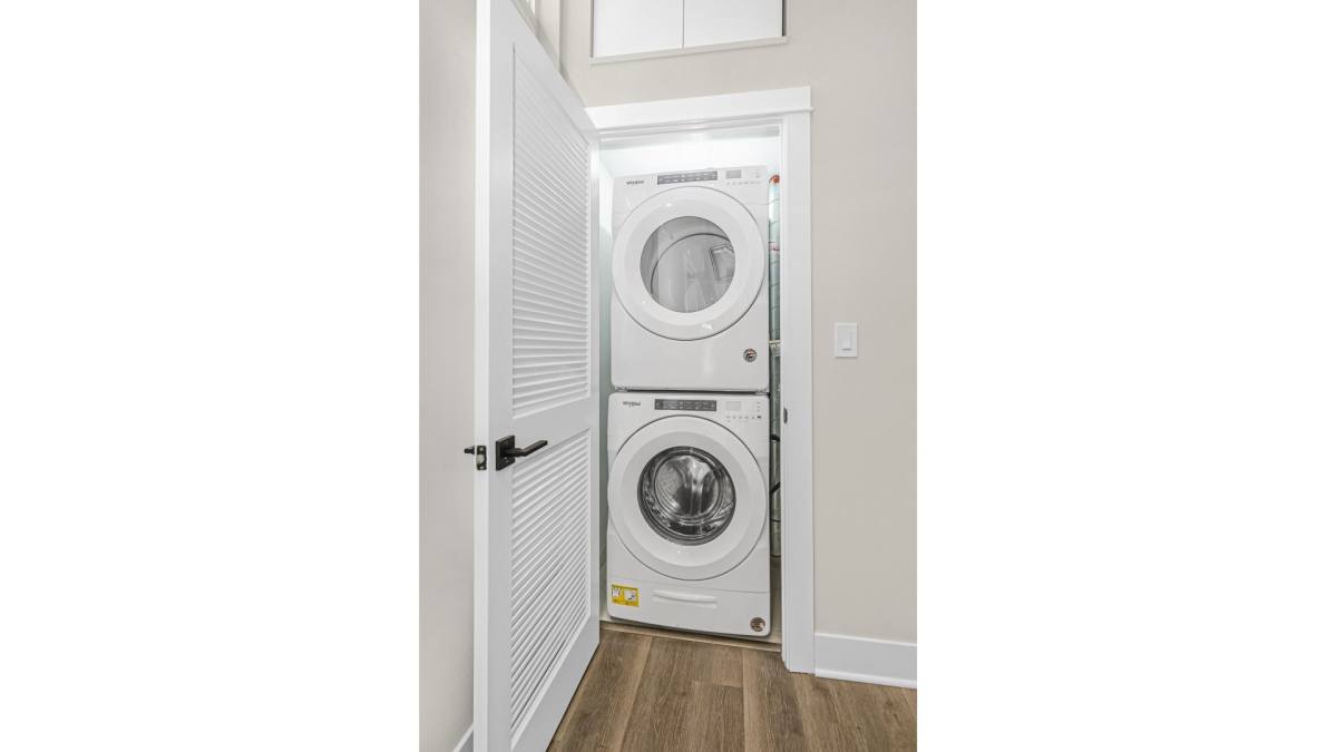 Apartment for rent at 4533 N Clark St, Chicago, IL 60640