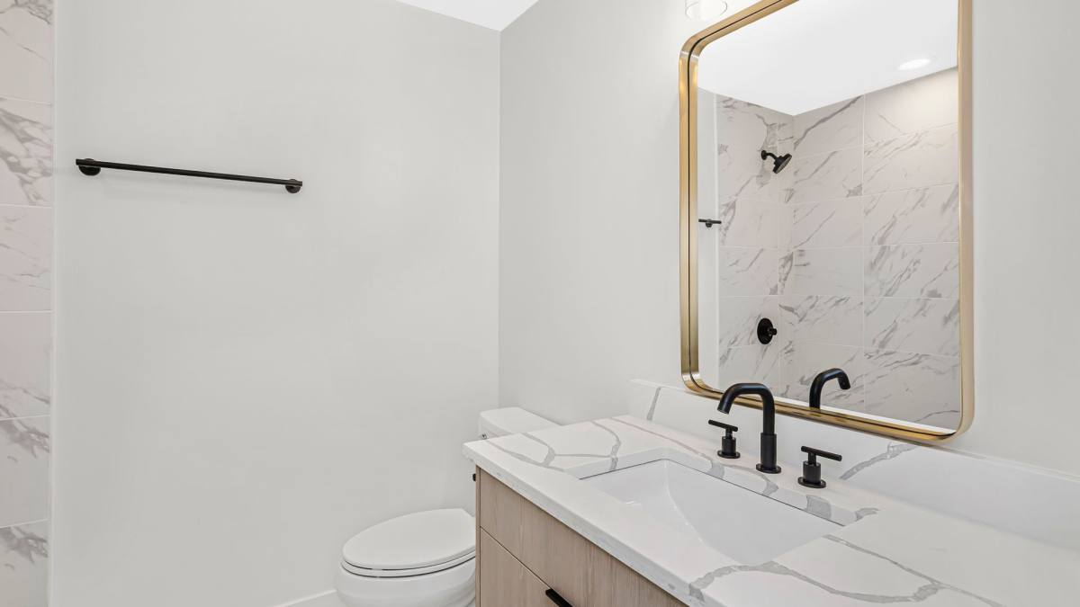 Apartment for rent at 4533 N Clark St, Chicago, IL 60640