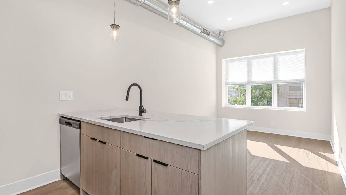 Apartment for rent at 4533 N Clark St, Chicago, IL 60640