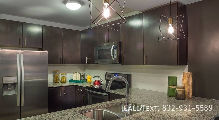 Apartment for rent at 1999 Main St #SOM1, Houston, TX 77002