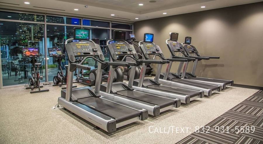 Apartment for rent at 1999 Main St #SOM1, Houston, TX 77002