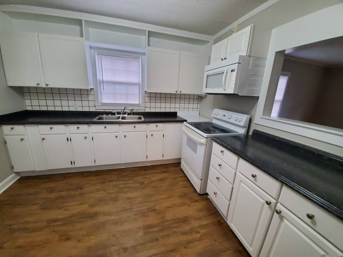 House for rent at 6 Deanna Dr, Statesboro, GA 30458