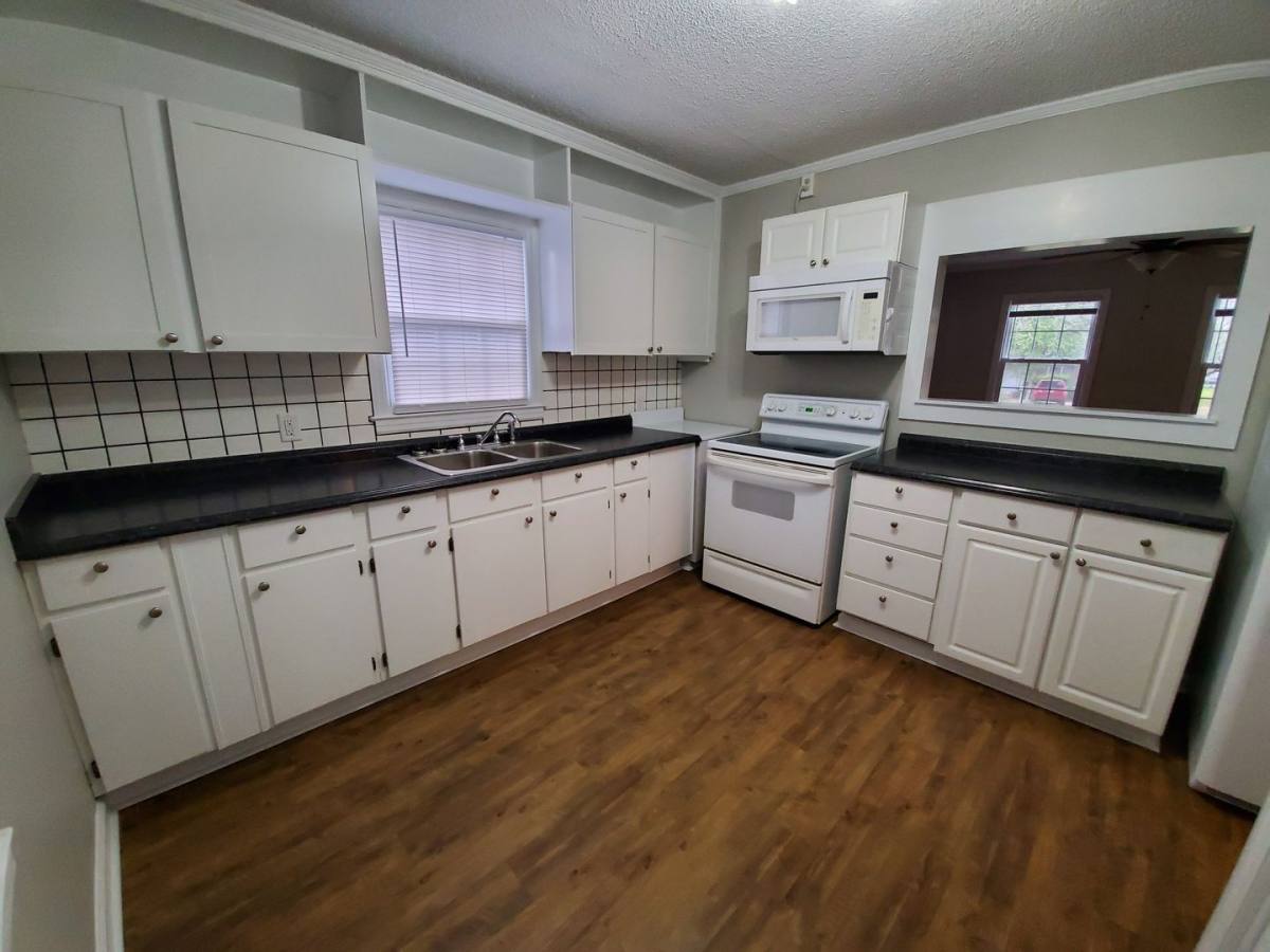 House for rent at 6 Deanna Dr, Statesboro, GA 30458