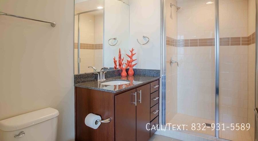 Apartment for rent at 1999 Main St #SOM2, Houston, TX 77002