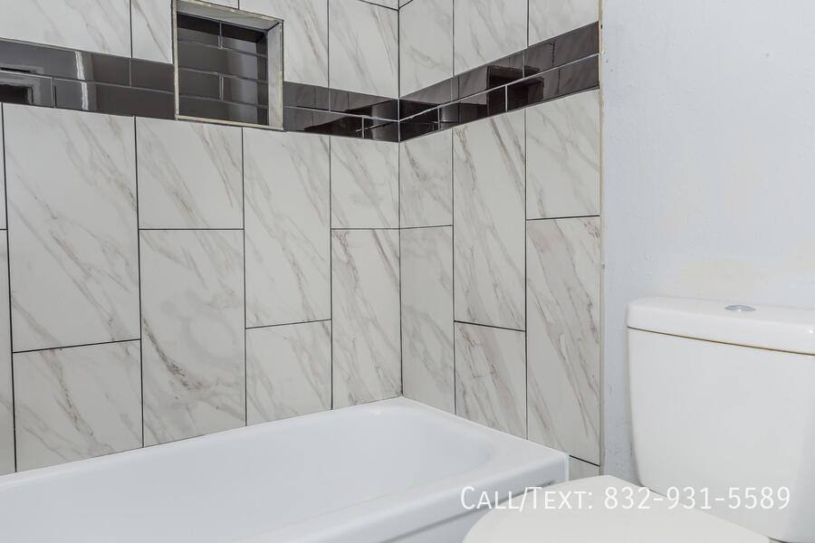 Apartment for rent at 2067 Spenwick Dr #APW, Houston, TX 77055