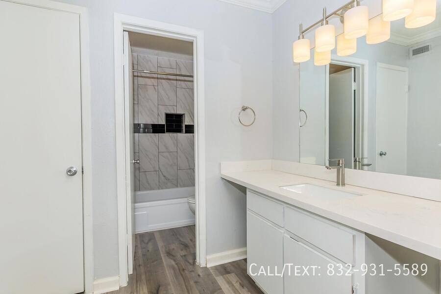 Apartment for rent at 2067 Spenwick Dr #APW, Houston, TX 77055