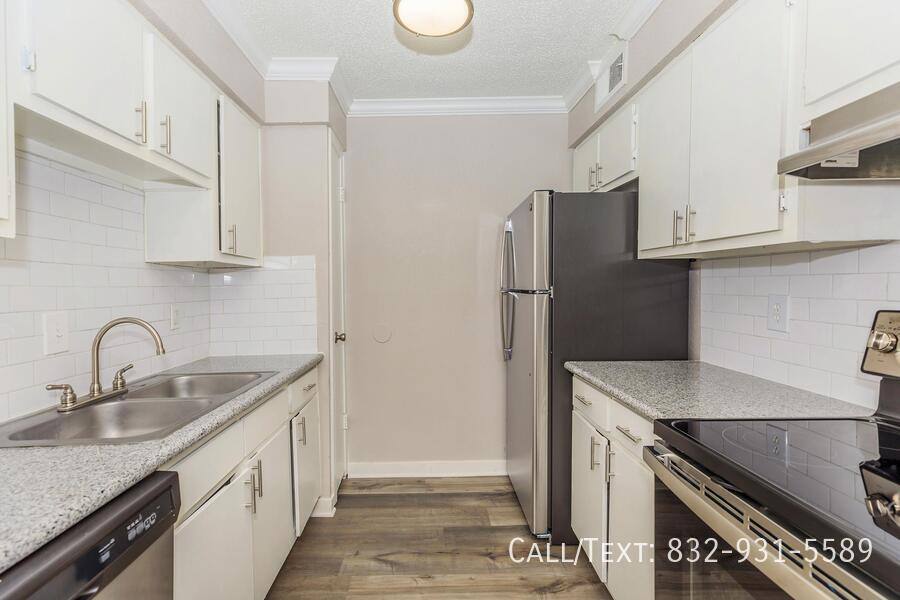 Apartment for rent at 2067 Spenwick Dr #APW, Houston, TX 77055