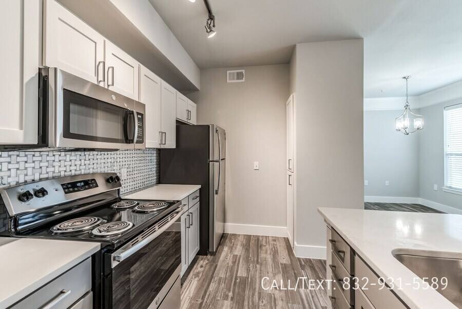 Apartment for rent at 234 E Medical Center Blvd #PLR, Webster, TX 77598