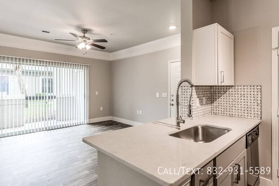 Apartment for rent at 234 E Medical Center Blvd #PLR, Webster, TX 77598