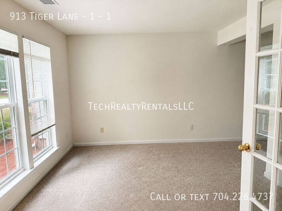 Townhouse for rent at 913 Tiger Lane #1, Charlotte, NC 28262