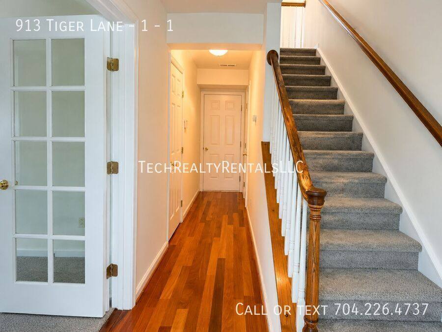 Townhouse for rent at 913 Tiger Lane #1, Charlotte, NC 28262