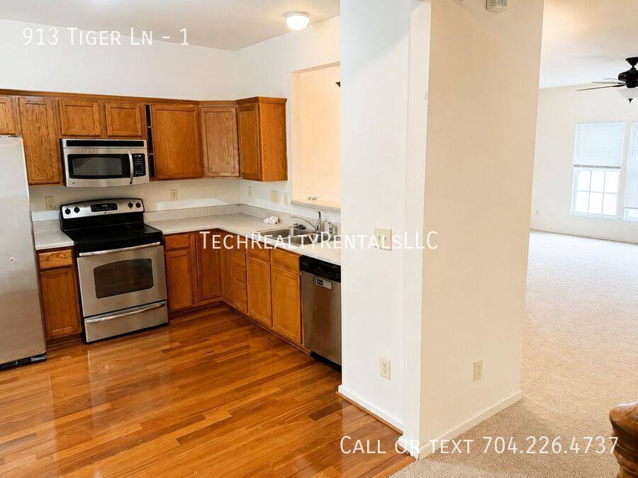 Townhouse for rent at 913 Tiger Lane #1, Charlotte, NC 28262