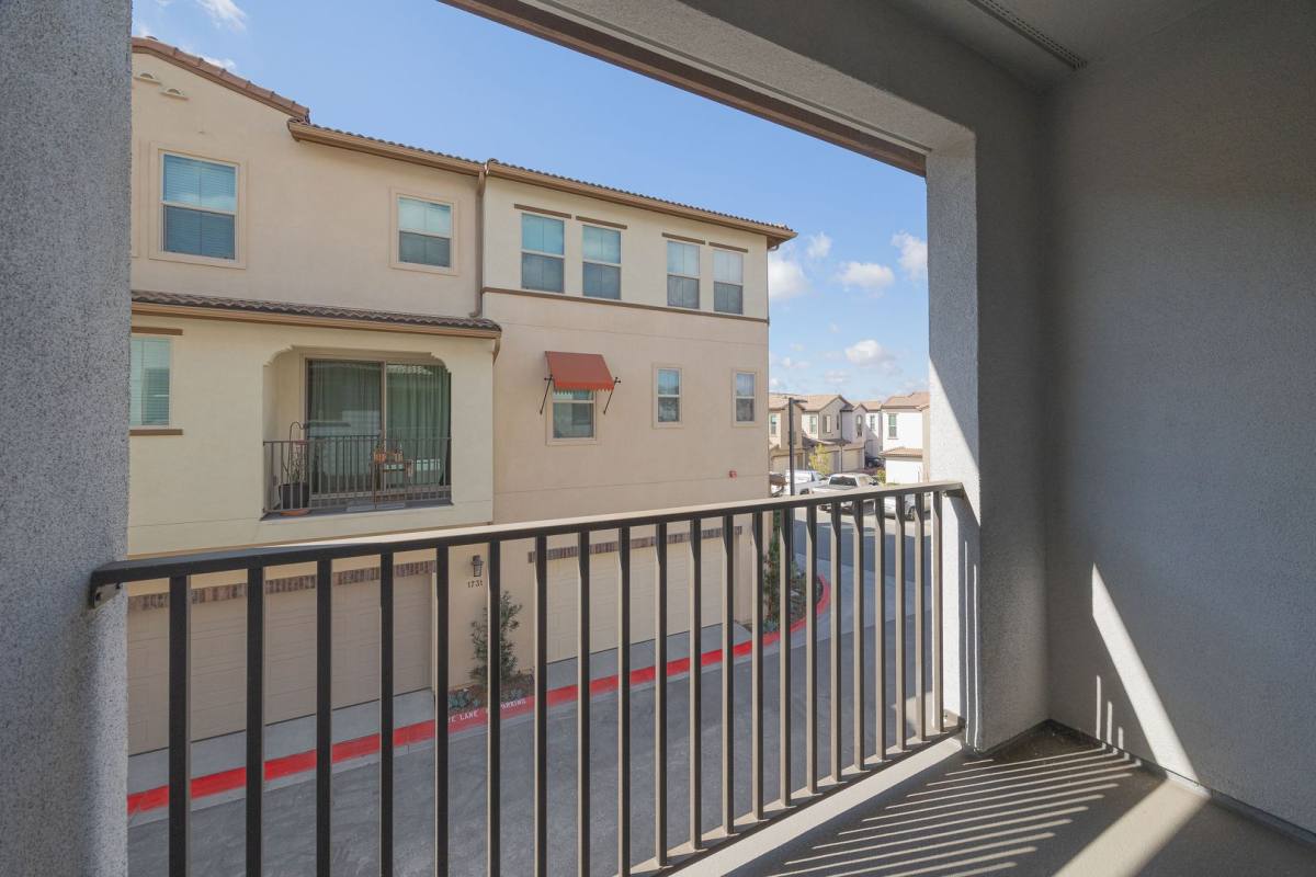 Townhouse for rent at 1749 Laurelwood Way, Oceanside, CA 92056