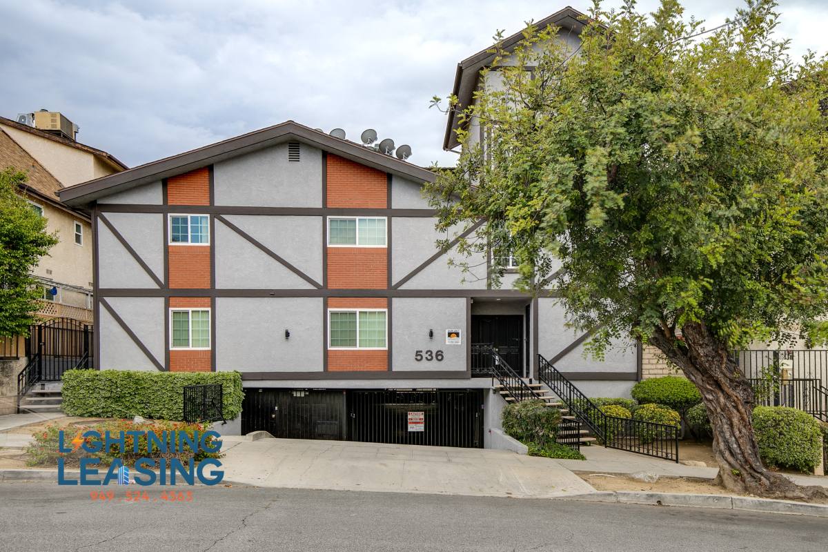 Apartment for rent at 536 E Cypress Ave #301, Burbank, CA 91501