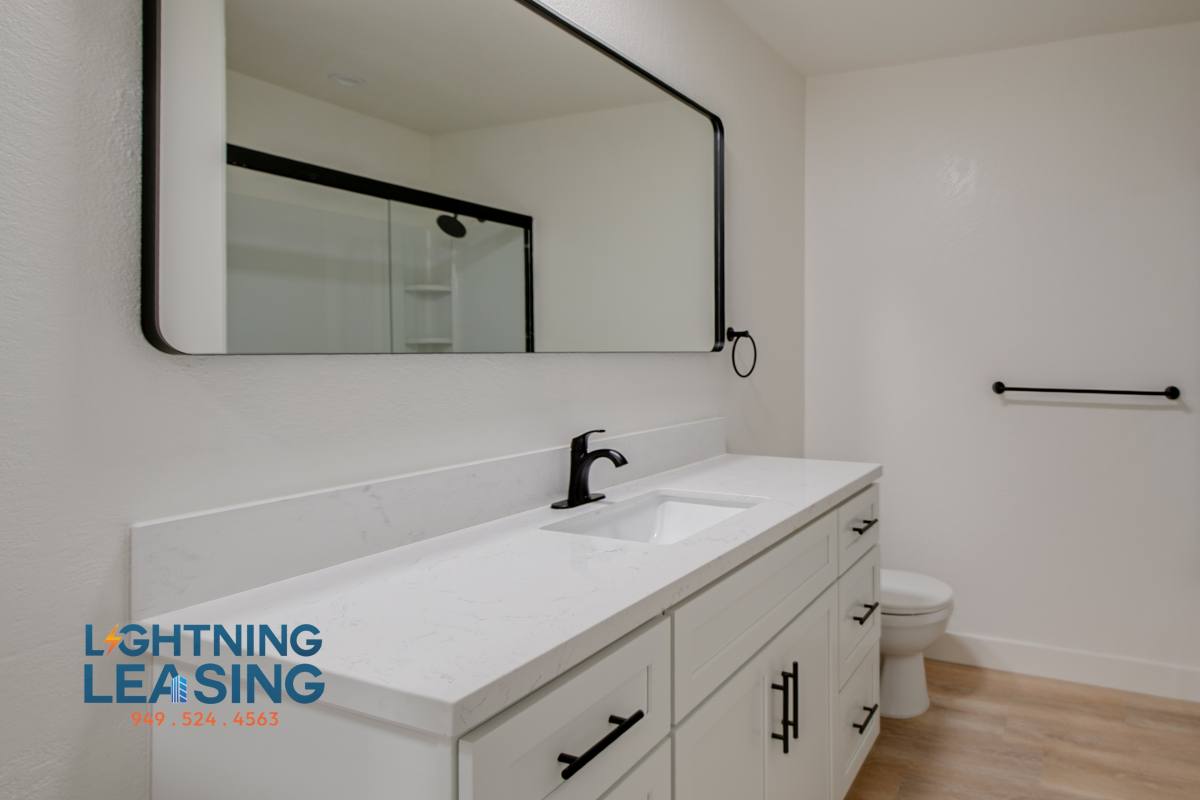 Apartment for rent at 536 E Cypress Ave #301, Burbank, CA 91501
