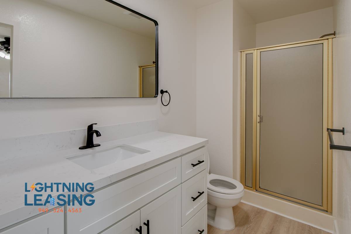 Apartment for rent at 536 E Cypress Ave #301, Burbank, CA 91501