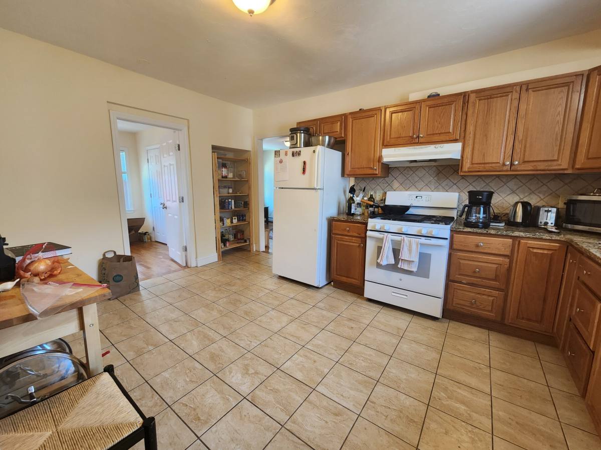 Apartment for rent at 331 Washington St #2, Somerville, MA 02143