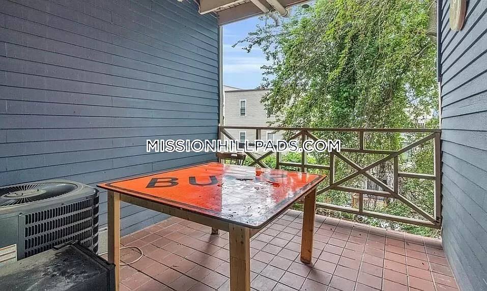 Apartment for rent at 5 Sachem St #2, Roxbury Crossing, MA 02120