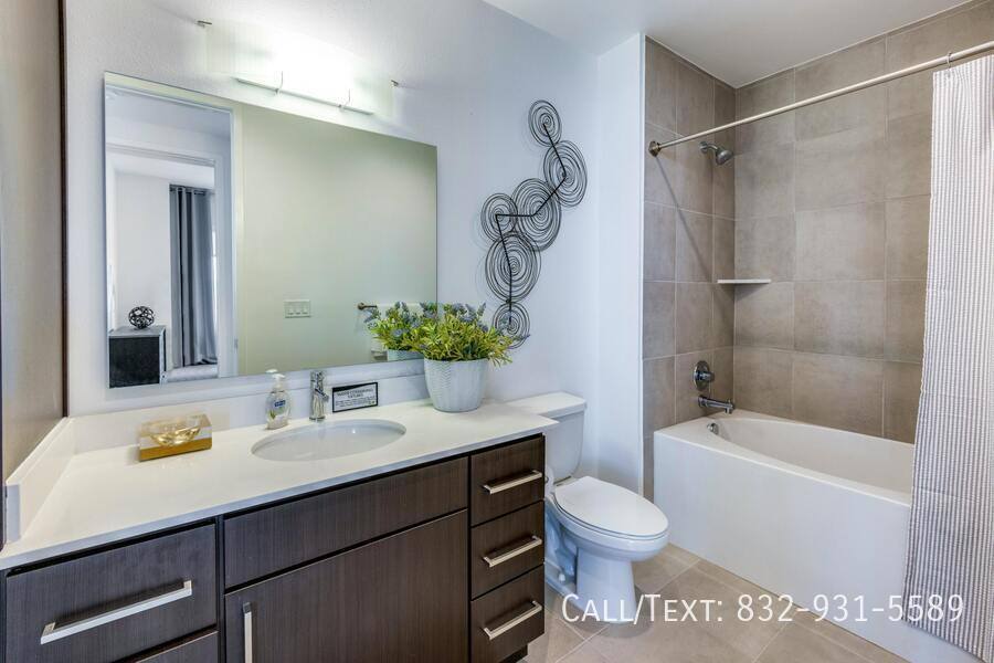 Apartment for rent at 1901 Lauderdale St #VM1, Houston, TX 77030