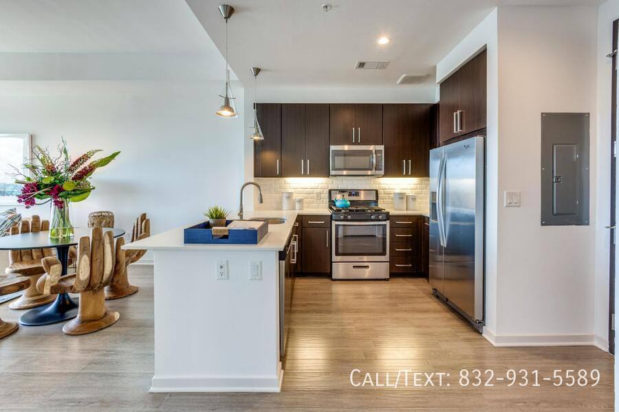 Apartment for rent at 1901 Lauderdale St #VM1, Houston, TX 77030