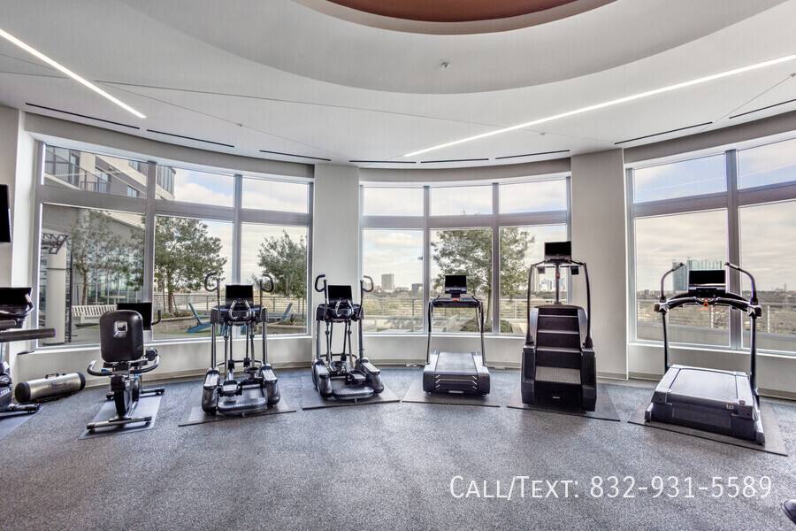 Apartment for rent at 1901 Lauderdale St #VM1, Houston, TX 77030