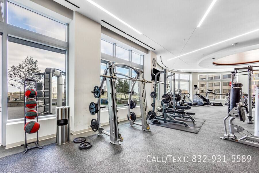 Apartment for rent at 1901 Lauderdale St #VM1, Houston, TX 77030