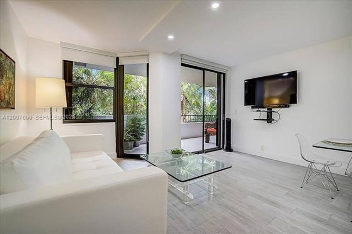 Apartment for rent at 101 Crandon Blvd, Key Biscayne, FL 33149