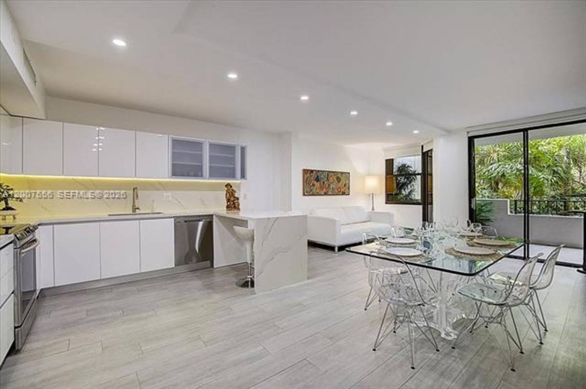 Apartment for rent at 101 Crandon Blvd, Key Biscayne, FL 33149