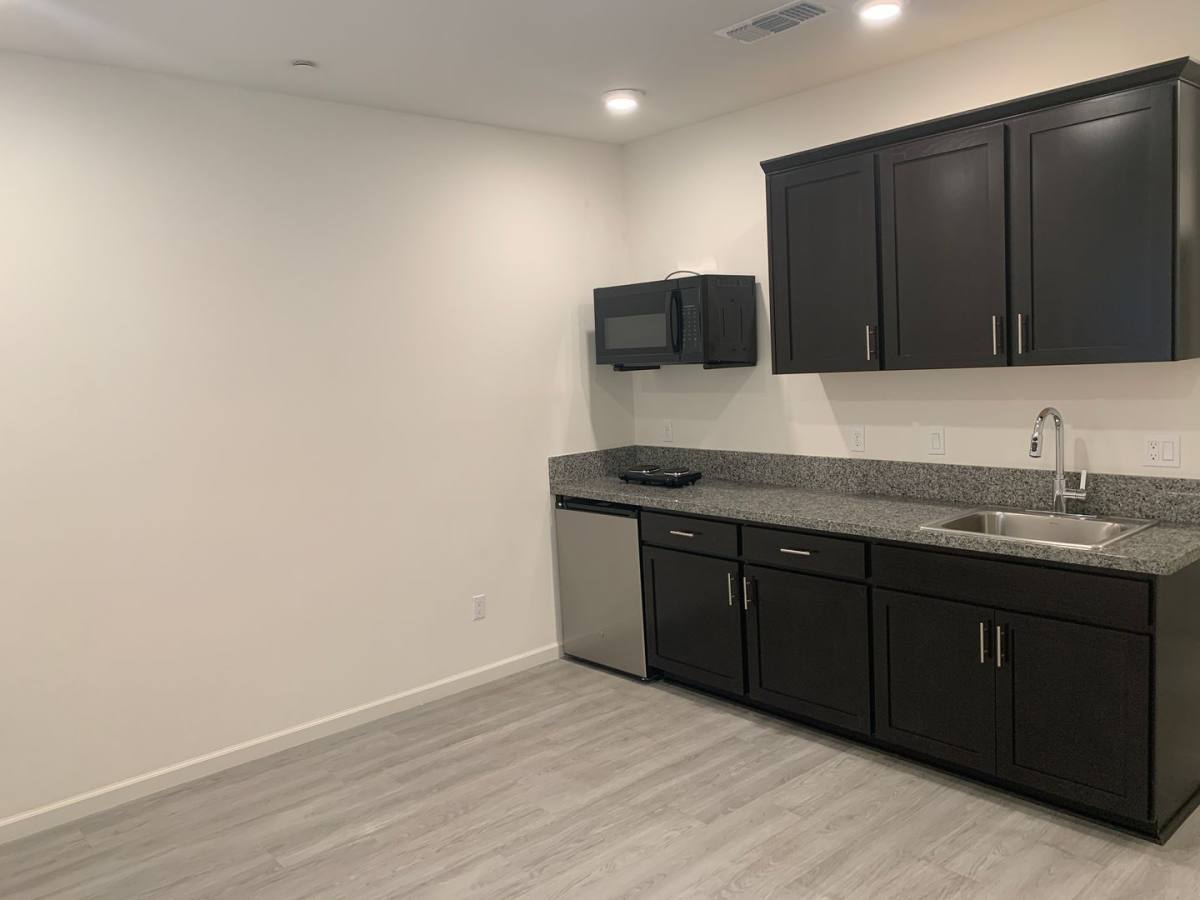 House for rent at 810 Holdenhurst Dr, Patterson, CA 95363