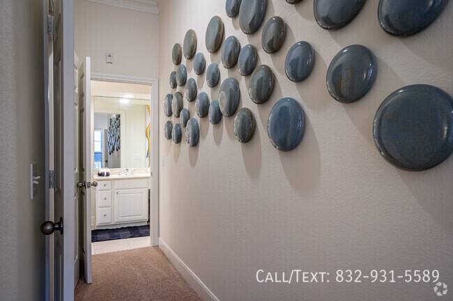 Apartment for rent at 4198 Blossom St #JH2, Houston, TX 77007