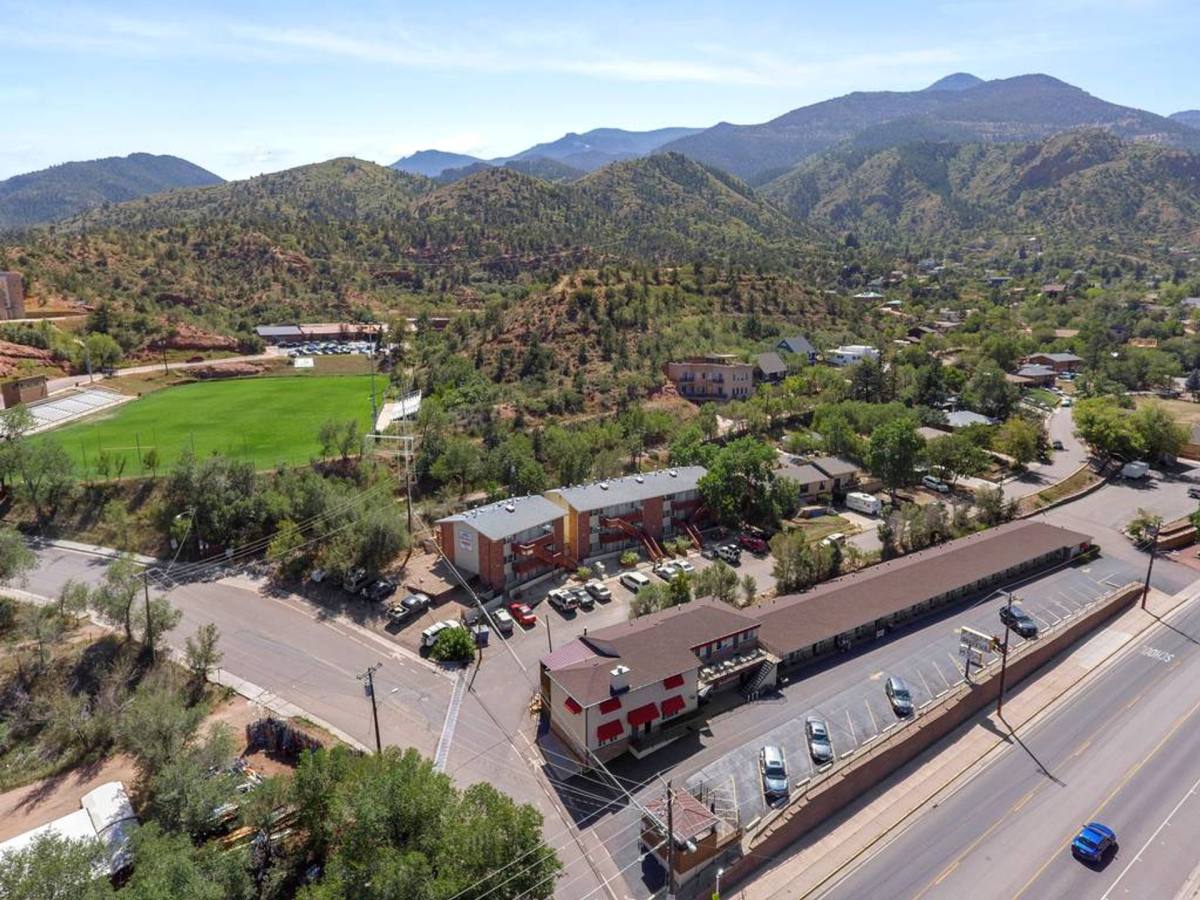 Apartment for rent at 421 - 425 E Fountain Place, Manitou Springs, CO 80829