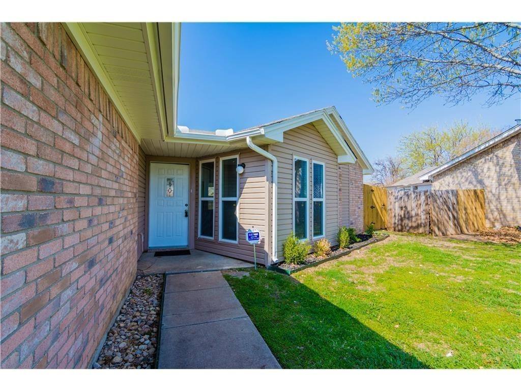 Apartment for rent at 1080 W Hills Terrace, Fort Worth, TX 76179