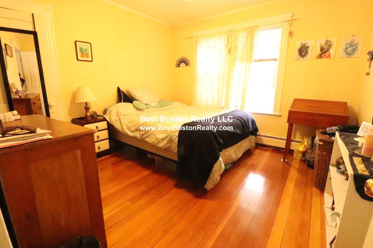Apartment for rent at 262 Main St #1, Medford, MA 02155
