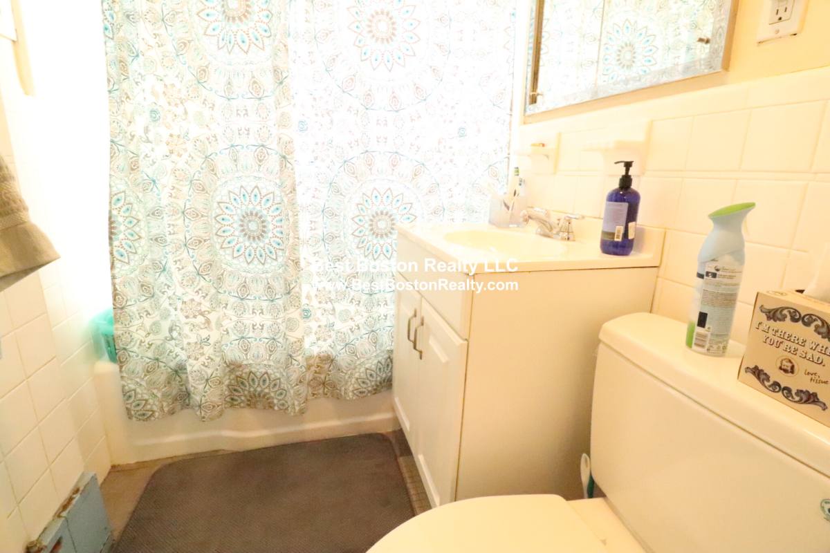 Apartment for rent at 262 Main St #1, Medford, MA 02155