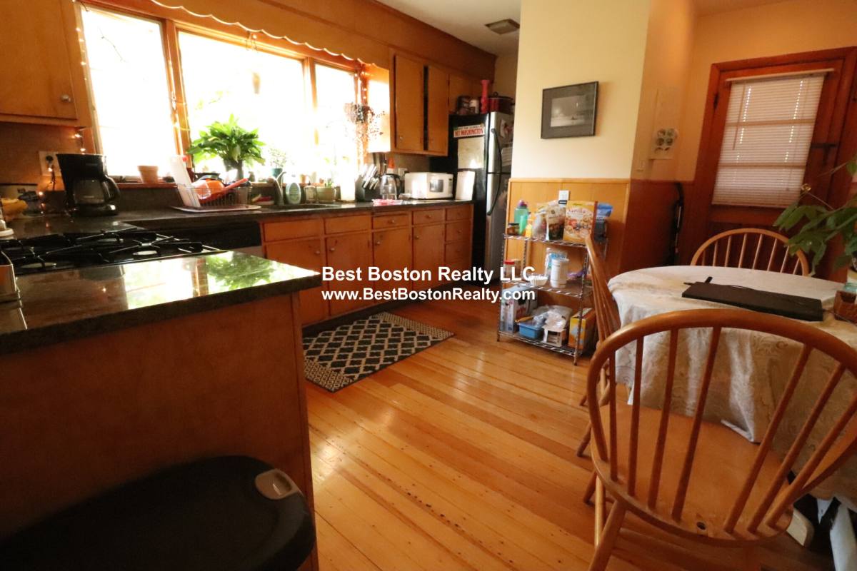 Apartment for rent at 262 Main St #1, Medford, MA 02155