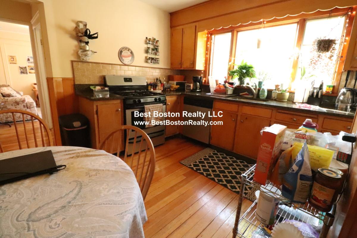 Apartment for rent at 262 Main St #1, Medford, MA 02155