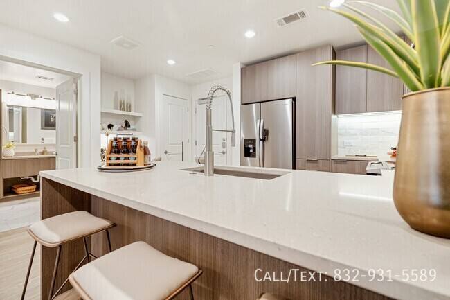 Apartment for rent at 1398 Dunlavy St #HPW1, Houston, TX 77019