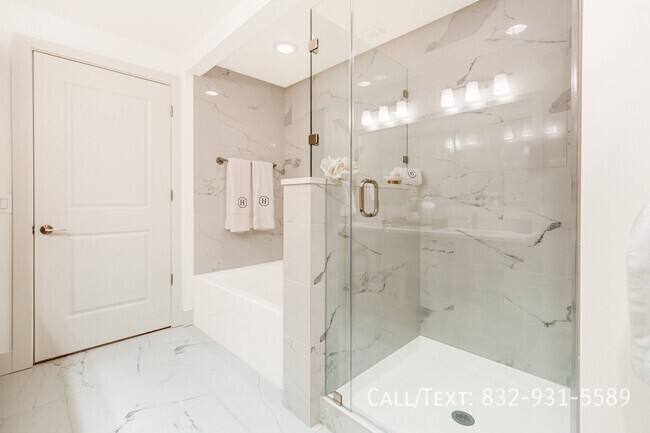Apartment for rent at 1398 Dunlavy St #HPW1, Houston, TX 77019