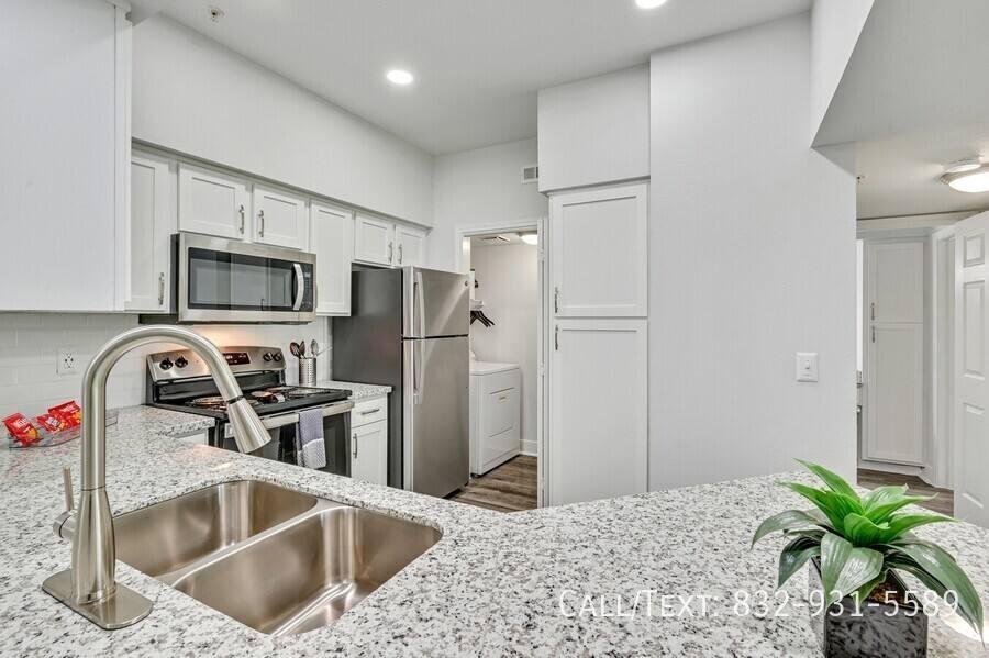Apartment for rent at 12548 Oxford Park Dr #28RO, Houston, TX 77082